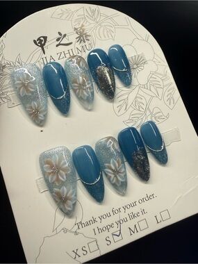 Blue Floral Press-On Nail Set Small